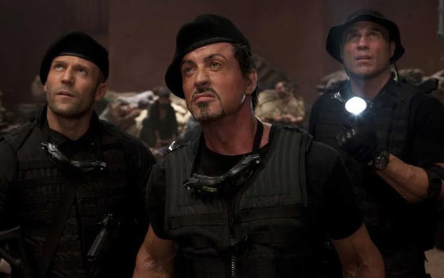 Huyền thoại võ thuật 62 tuổi mê đua xe, gặp tai nạn suýt mất mạng