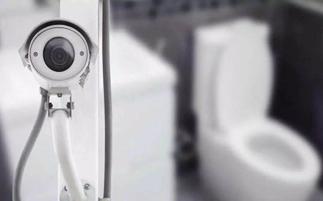 Nhân viên y tế tại Mỹ lắp camera tại 9 phòng vệ sinh để quay lén 13.000 bệnh nhân và đồng nghiệp