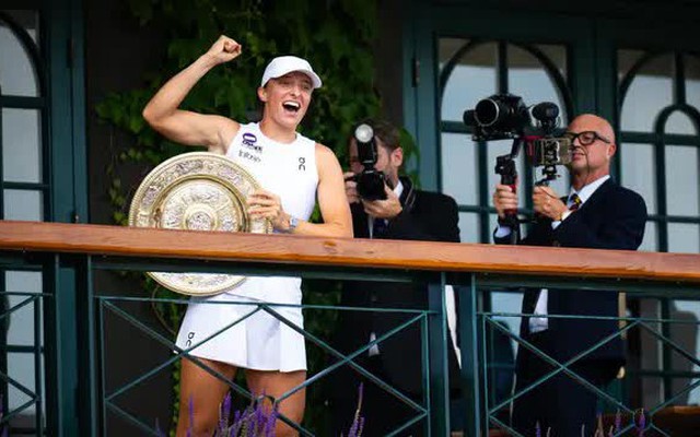 Wimbledon 2025: Iga Swiatek lần đầu chinh phục Grand Slam trên mặt sân cỏ