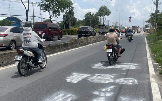 Dòng chữ "có bắn tốc độ" bị xóa nham nhở