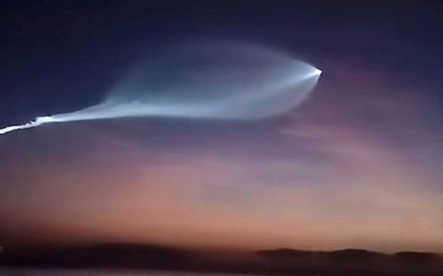 Vệt sáng lạ xuất hiện trên bầu trời Quảng Ngãi sáng nay là gì?