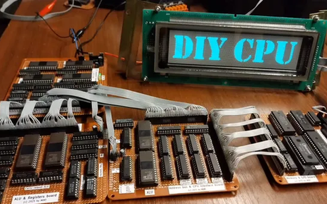 Đỉnh cao DIY: Người đàn ông tự làm CPU bằng chip nhớ cũ, hàn mọi thứ bằng tay và viết 1800 dòng code để nó hoạt động