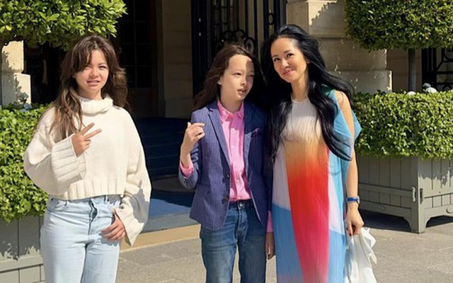 Nữ ca sĩ nổi tiếng cả nước bị các con hỏi thẳng: "Sao mẹ lùn thế mà vẫn nổi tiếng nhỉ?"