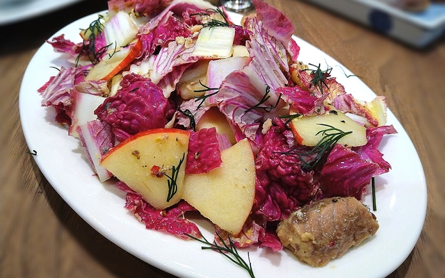 Phỏng vấn 300 người sống trăm tuổi để tìm ra 3 món ăn “trường thọ”, đứng đầu lại KHÔNG PHẢI CÁ!