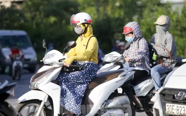 Miền Bắc nắng nóng đỉnh điểm trước khi đón mưa bão