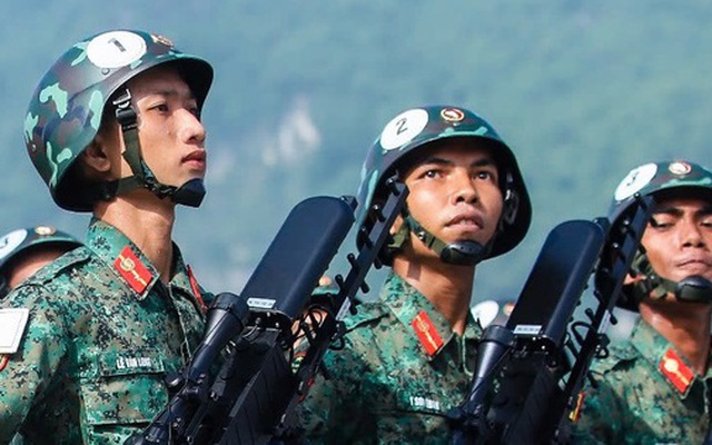 Thành phố thăng hạng ngoạn mục: Một sự kiện lịch sử hơn 15.600 chiến sĩ diễu binh, khí tài chưa từng có