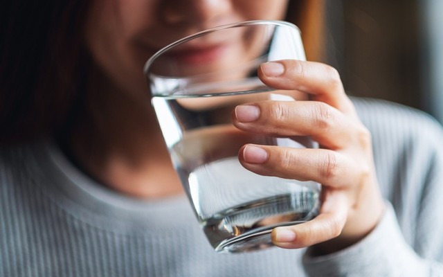 Thói quen uống nước tưởng tốt hóa ra cực hại dạ dày: Nhiều người đang mắc phải