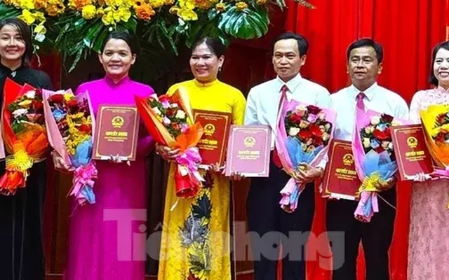 Vĩnh Long có 5 nữ giám đốc sở sau hợp nhất
