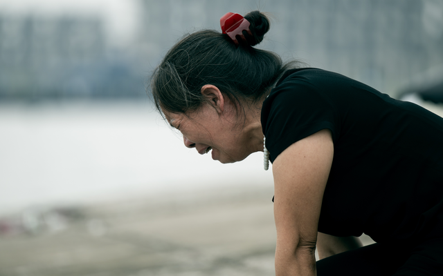 “Về với chị đi, nằm dưới lạnh lắm em ơi…” - Đau lòng tiếng gọi người thân dưới chân cầu Bãi Cháy