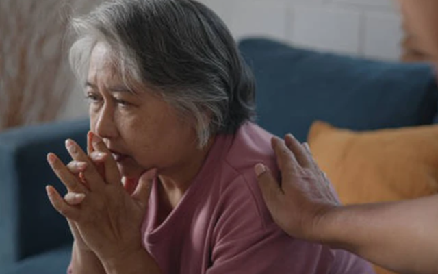 Cụ bà U80, lương hưu 40 triệu đồng/tháng, 2 con đi du học, thành đạt hơn người nhưng tuổi già chẳng yên lòng: "Nếu thời gian quay lại, tôi sẽ không làm 1 điều"