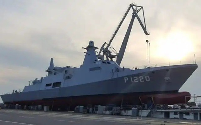 Tàu hộ tống tàng hình đã hoàn thiện bất ngờ được bán thanh lý