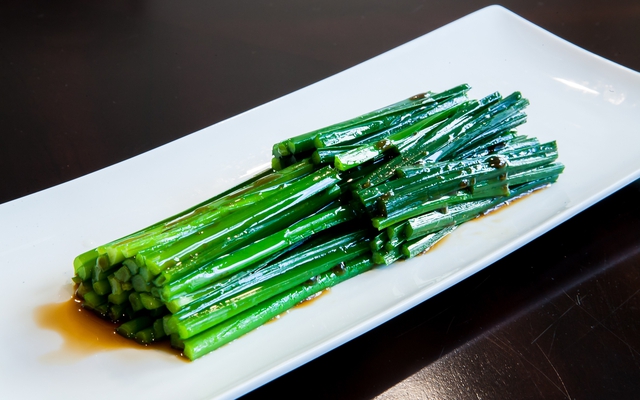 Mỡ máu cao, ung thư rất “sợ” 1 loại rau giá rẻ ở Việt Nam: Phái mạnh không nên bỏ qua