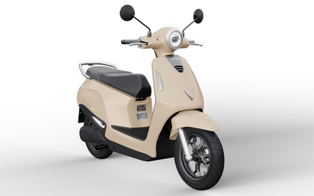 Chạy 262km khi nạp đầy, xe máy điện VinFast có 2 pin tháo rời, cốp 35 lít