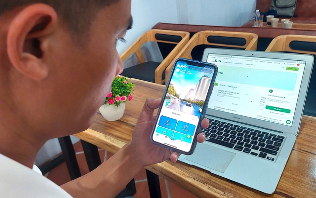 Thao tác hủy thẻ tín dụng theo đúng hướng dẫn, sau vài giờ, tài khoản của người đàn ông Đà Nẵng lại bị trừ hơn 33 triệu đồng