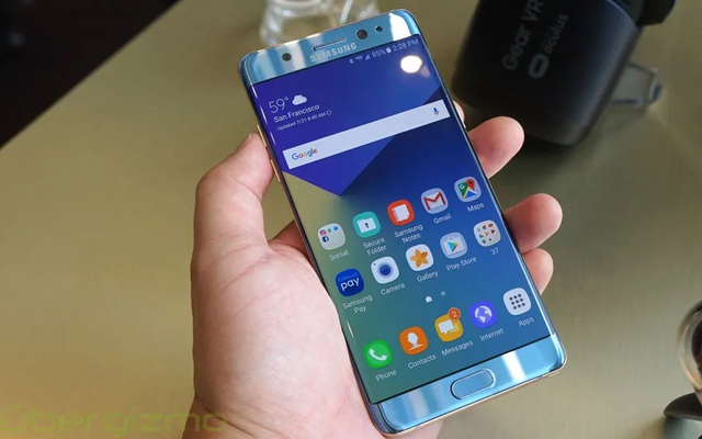 Đây có lẽ là mẫu điện thoại khổ nhất của Samsung: 10 năm rồi vẫn bị mang ra "bêu xấu" cho thiên hạ bàn tán