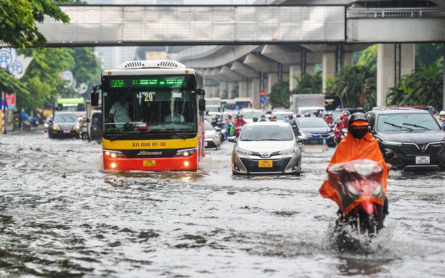 Ngày mai, miền Bắc tiếp tục mưa to đến rất to