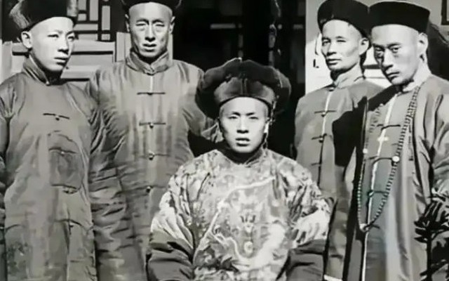 14 ảnh hiếm thời nhà Thanh: Hình thực tế cao thủ đại nội, quan lại khác hoàn toàn với phim gây ngỡ ngàng