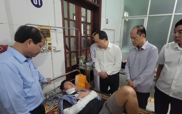 Nạn nhân vụ xe khách lật ở Hà Tĩnh: “Khung cảnh lúc đó rất hỗn loạn và kinh hoàng”