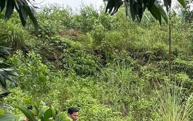 Chuyện lạ: Bị ngã xe máy, hốt hoảng phát hiện thi thể nam giới bên cạnh có cùng ngày tháng năm sinh