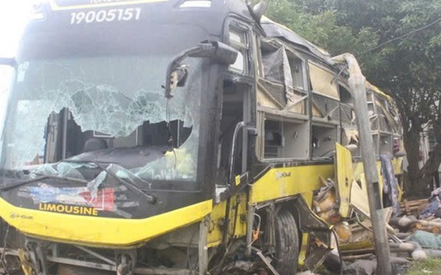 NÓNG: Xe khách gặp nạn ở Hà Tĩnh từng bị thu hồi phù hiệu