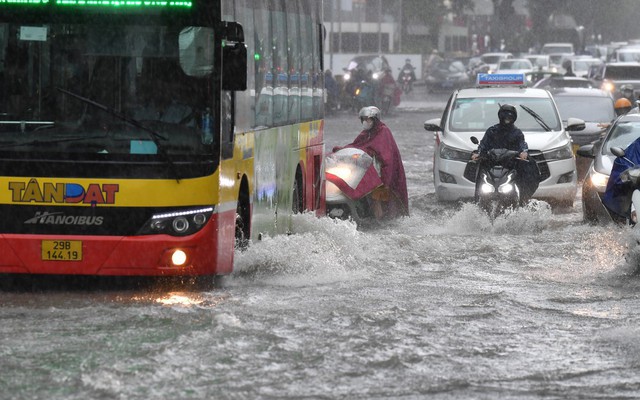 Ngày mai, nhiều nơi có mưa vừa, mưa to