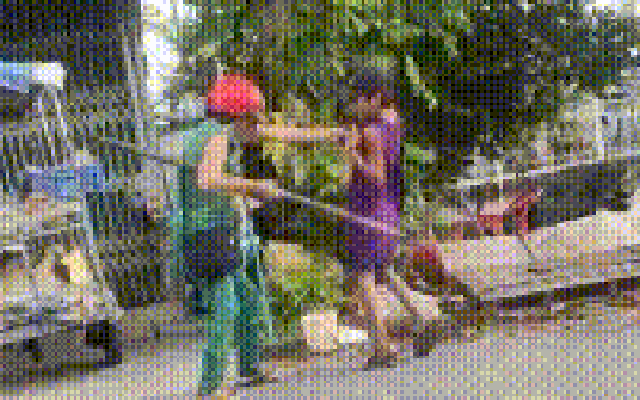 Phẫn nộ cảnh cô ruột đánh cháu dã man vì bán không hết vé số