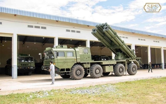 Pháo phản lực AR-2 Campuchia mạnh vượt trội HIMARS