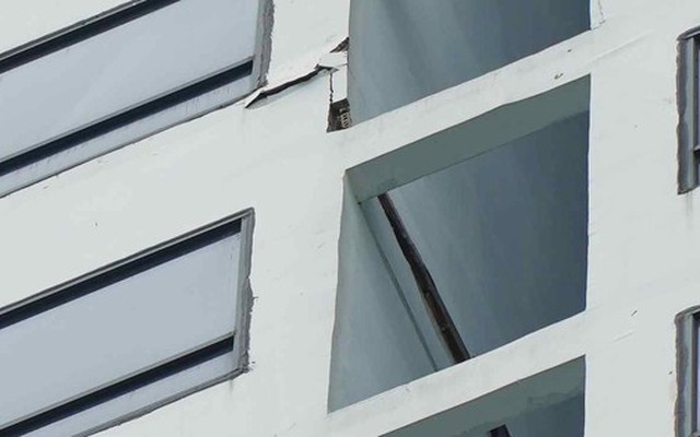 Vụ chung cư ở TP HCM xuất hiện vết nứt lớn: Đề nghị kiểm định toàn diện để đánh giá an toàn