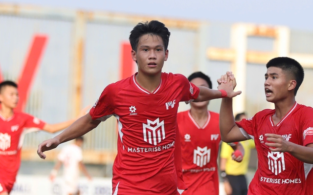 Giải vô địch Việt Nam "căng như dây đàn", 4 đội bóng mạnh nhất lộ diện