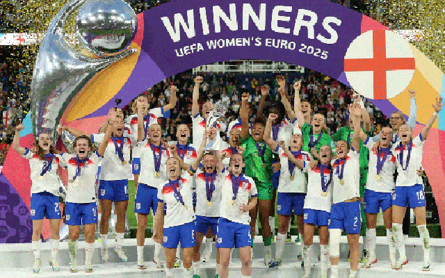 Bóng đá nữ Anh thống trị châu Âu