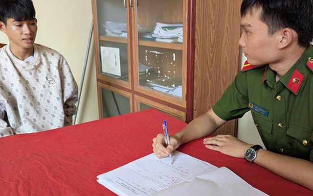 Cách thức nam thanh niên cướp giật tại tiệm vàng ở An Giang