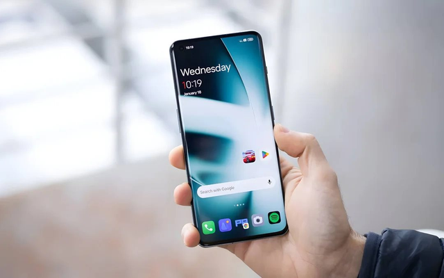 Cây bút công nghệ: “Samsung từng làm ra chiếc điện thoại khó chịu như thế này đây"