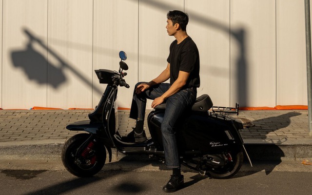 Vừa xuất hiện ở Việt Nam xe tay ga đến từ Anh quốc, kiểu dáng cực lạ mắt, bán chính hãng: Giá bao nhiêu?