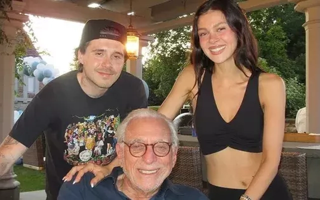 Cú tát với Beckham