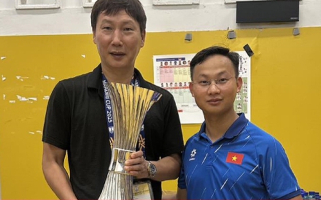 Danh tính nhân vật bí ẩn của U23 Việt Nam xếp chai nước khiến đối thủ bị thẻ đỏ