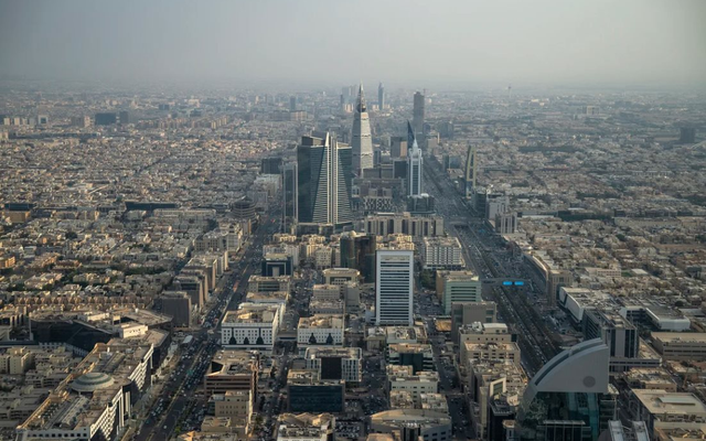 Bán xe điện ở nước xuất khẩu dầu, giá xăng chỉ 0,6 USD/lít: Nghịch lý tại quốc gia có 60% nguồn thu từ dầu khí nhưng lại muốn phát triển ô tô năng lượng sạch