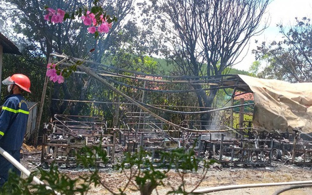 Xe điện du lịch đang sạc thì phát nổ ở Hà Tĩnh