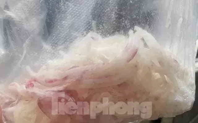 Đà Nẵng: Thêm người dân mua bún tươi về ăn bỗng đổi màu sau một đêm