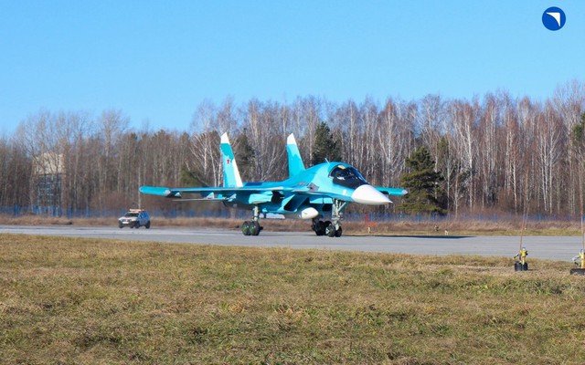 Su-34 và Su-35S hầu như hoàn toàn sử dụng thiết bị điện tử phương Tây