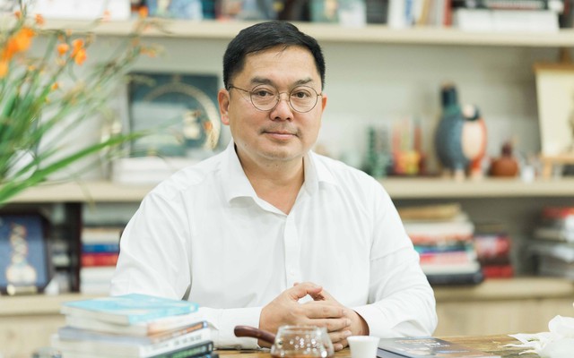 Ông Hoàng Nam Tiến từng khuyên Gen Z: Mạnh dạn mua nhà, làm việc ra tiền trước khi làm việc mình thích!