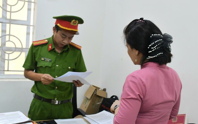 Bắt giam bảo mẫu ném bé trai 14 tháng tuổi xuống nền, chấn thương sọ não