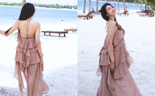 Mê mẩn bóng lưng yêu kiều của mỹ nữ trên bãi biển, hoá ra là nàng WAG "bạch nguyệt quang" làng bóng đá