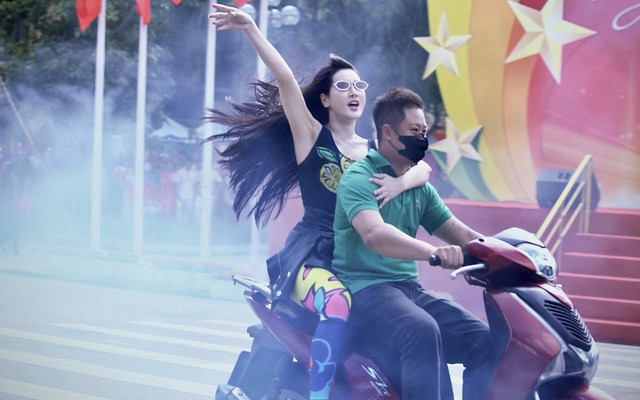 Gặp nữ thiếu tá trong vai "girl phố" náo loạn Hồ Gươm: Phải thể hiện thật "ngọt" để khán giả tin vào nhân vật!