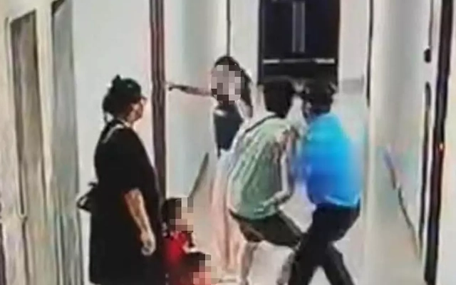 Vụ người phụ nữ bị đánh dã man ở chung cư: 'Từ chuyện nhỏ của trẻ con mà hành xử vi phạm pháp luật'