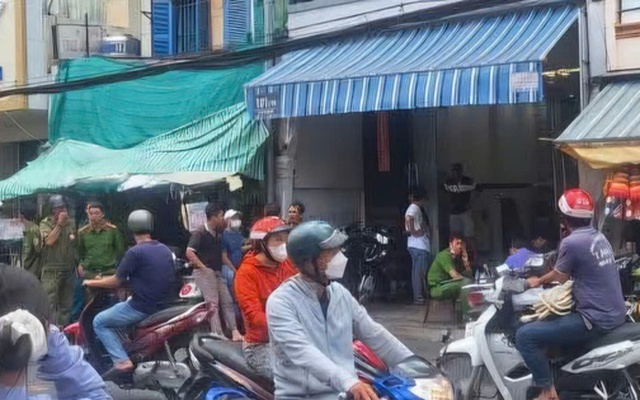 Hai vợ chồng chết thảm trong ngôi nhà 4 tầng khóa kín