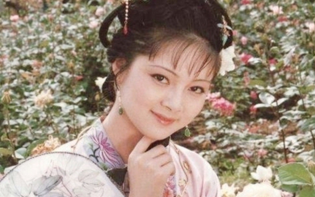 Tiết Bảo Thoa 'Hồng lâu mộng': Đại gia bất động sản, 60 tuổi vẫn sống độc thân