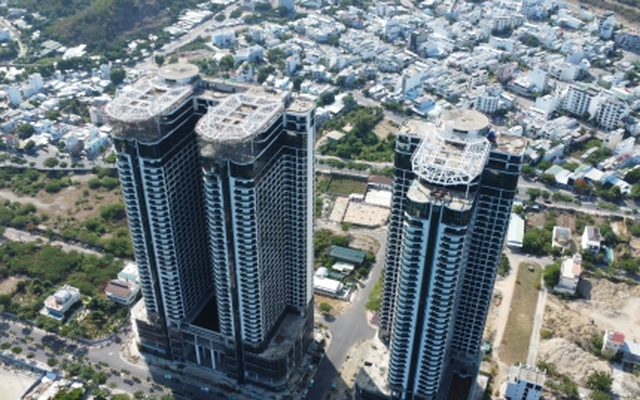 Cảnh hoang tàn ở cao ốc nghìn tỷ 'mắc cạn' bên vịnh Nha Trang