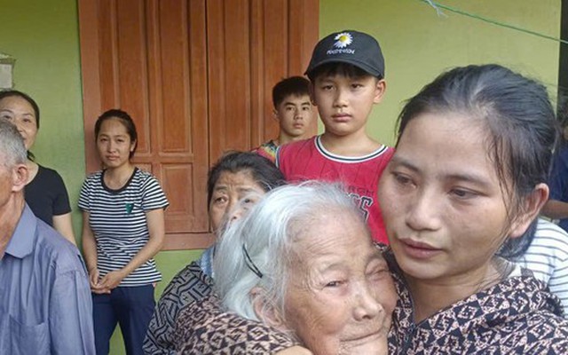 Vụ "gà lôi trắng": Anh Thái Khắc Thành xúc động trở về nhà trùng phùng vợ con, người thân