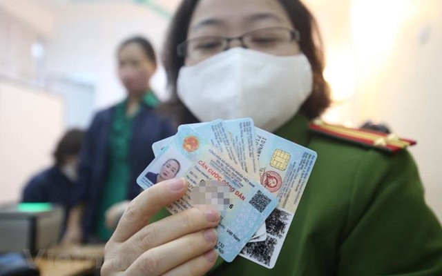 3 trường hợp bắt buộc phải đổi thẻ Căn cước trong năm 2025, nếu không sẽ bị phạt tiền, đóng băng tài khoản ngân hàng