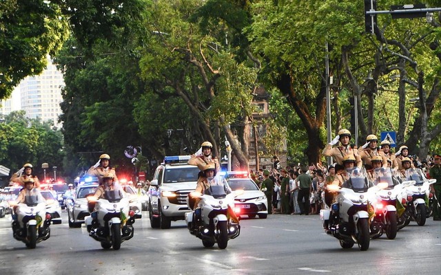 Công an Hà Nội thông báo: Từ 17h ngày 21/8 toàn bộ các phương tiện chú ý